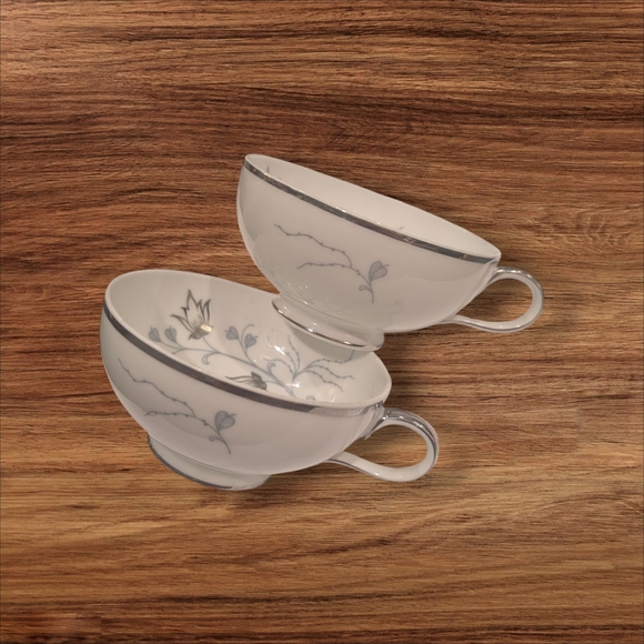 Eschenbach Bavaria Germany Classic White Floral Teacups - Picture 13 of 15